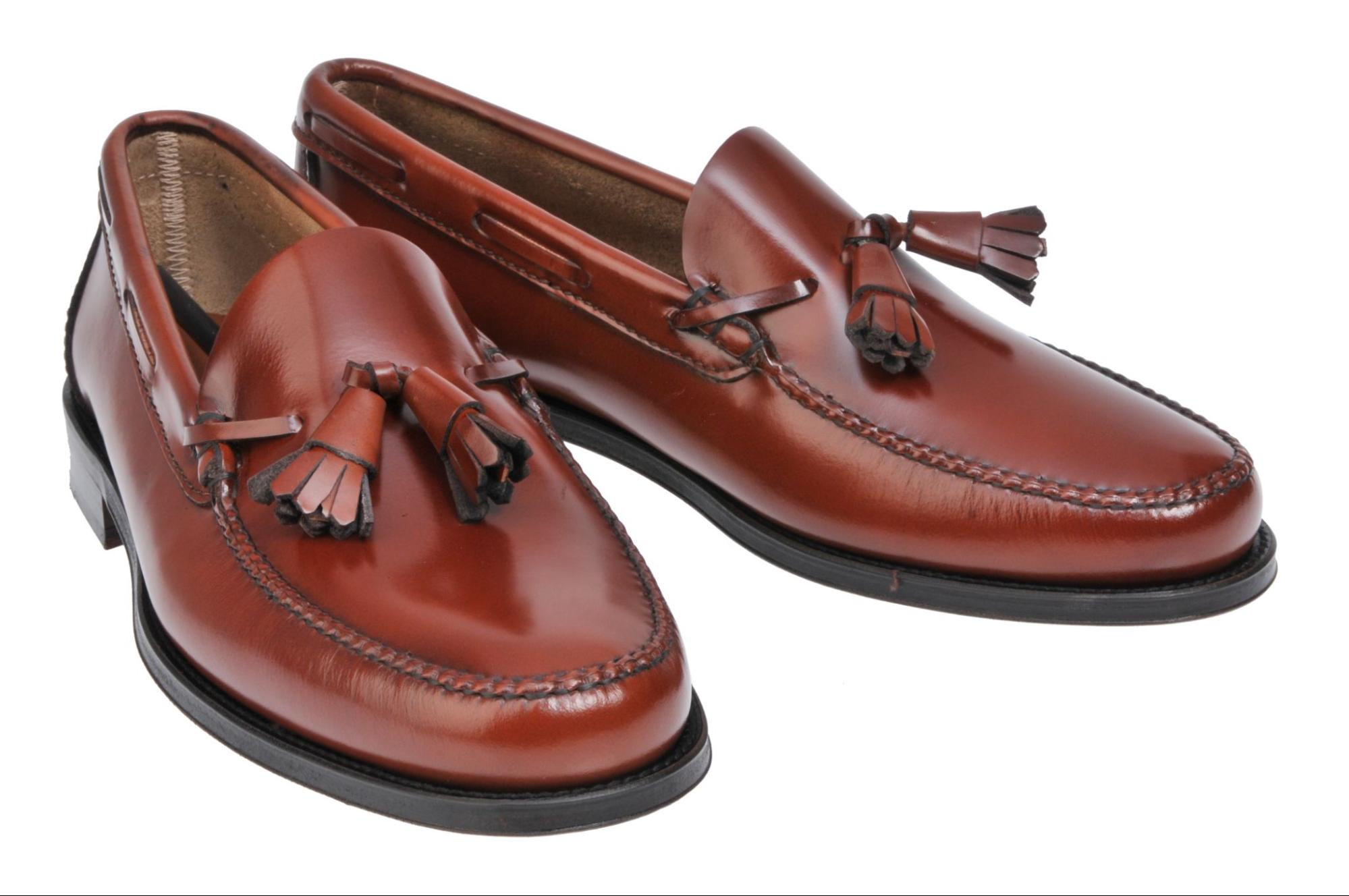 Zapatos Castellanos con Borlas