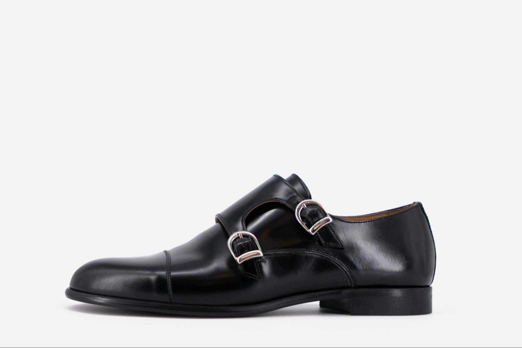 Los zapatos con hebilla están ganando cada vez más popularidad como zapatos para novios