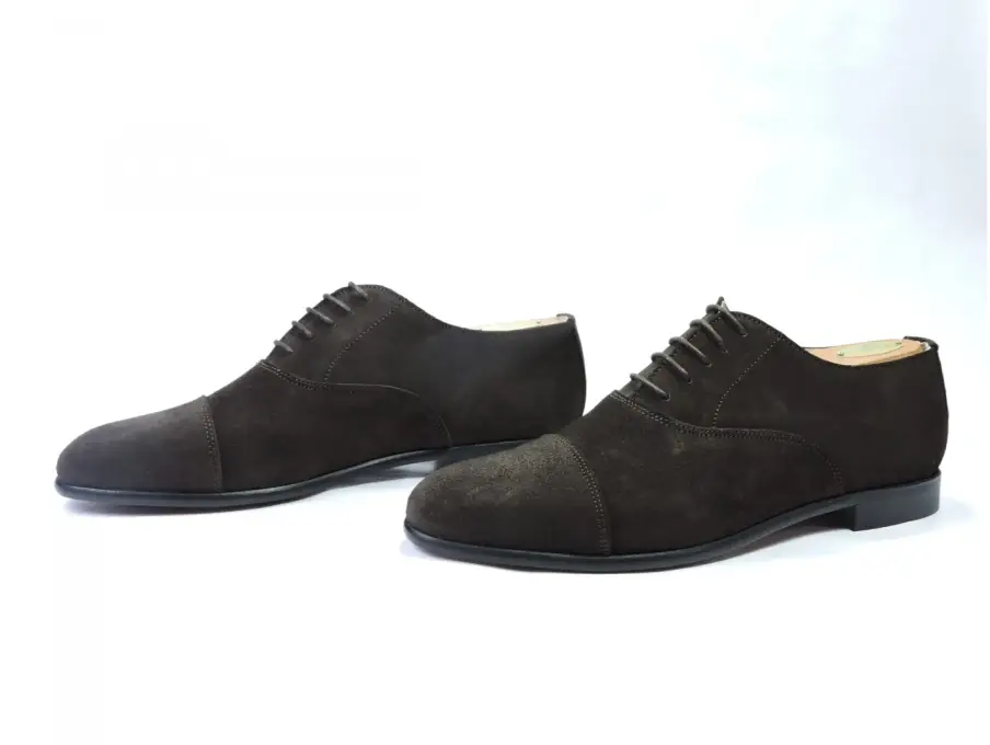 Zapatos Oxford de cuero de ante marrones para ir a la oficina
